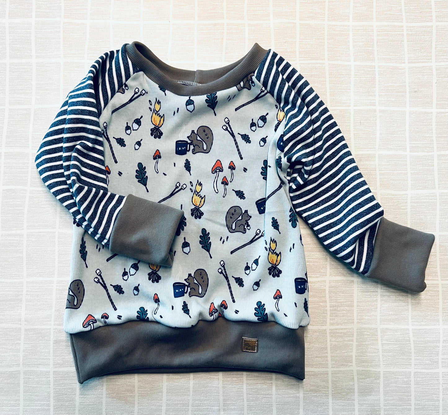 Squirrel Campfire GWM Pullover