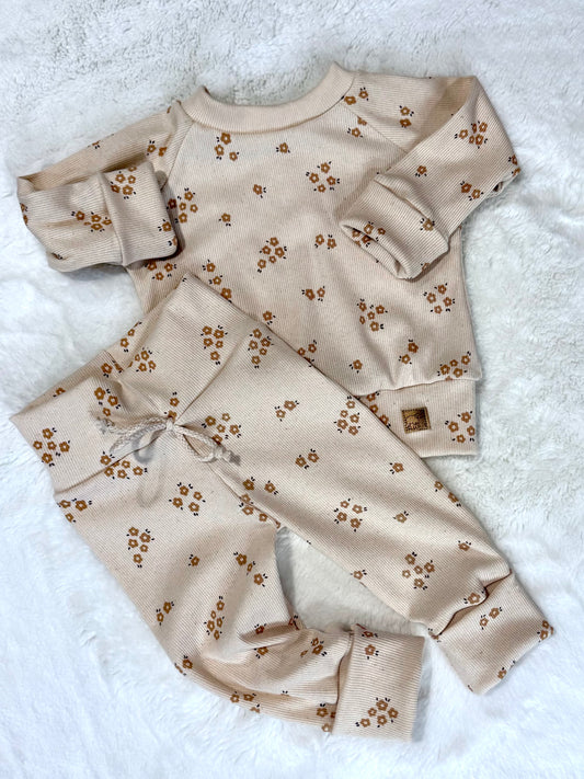 Caramel & Cream Ditzy Floral Lounge Set